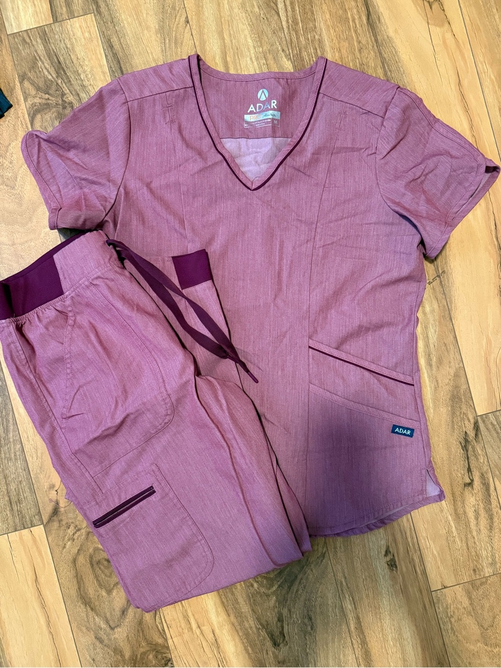 Women's Scrub Sets - Fabletics, Healing Hands, etc - 7 sets - Picture 8 of 8